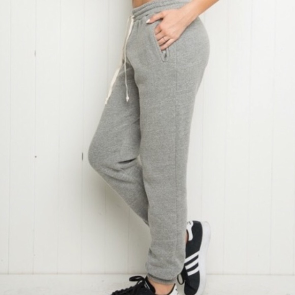 SOLD⛔️⛔️ worn & almost new brandy melville sweats